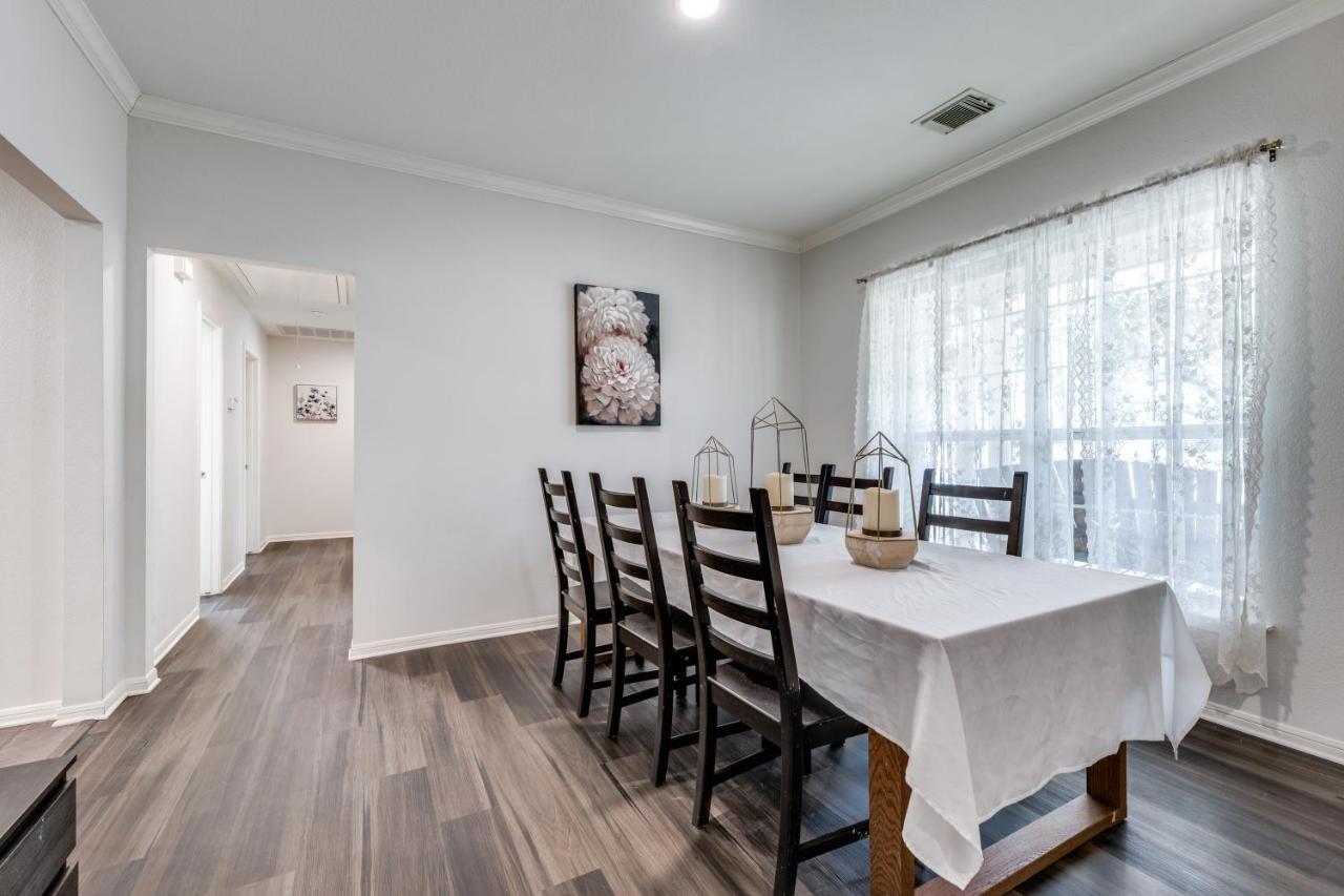 Spacious 5 Bdrm Home Mins To Wineries With Private Pool And Hot Tub! 约翰逊城 外观 照片
