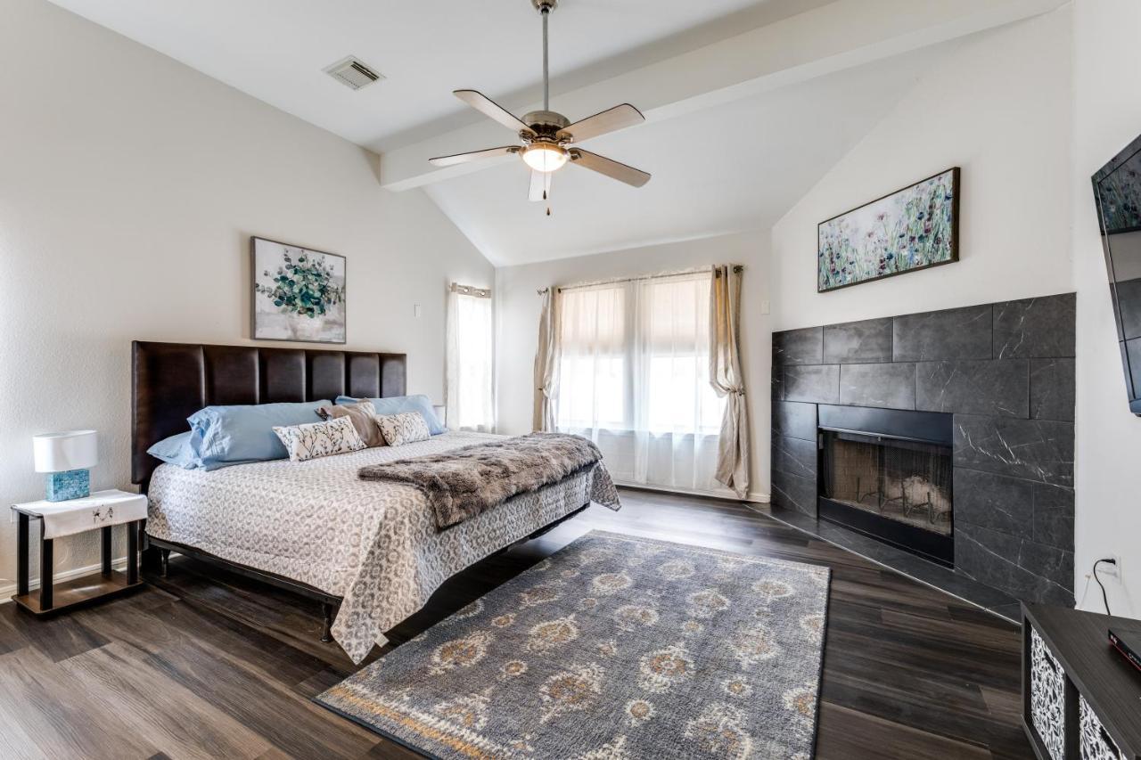Spacious 5 Bdrm Home Mins To Wineries With Private Pool And Hot Tub! 约翰逊城 外观 照片