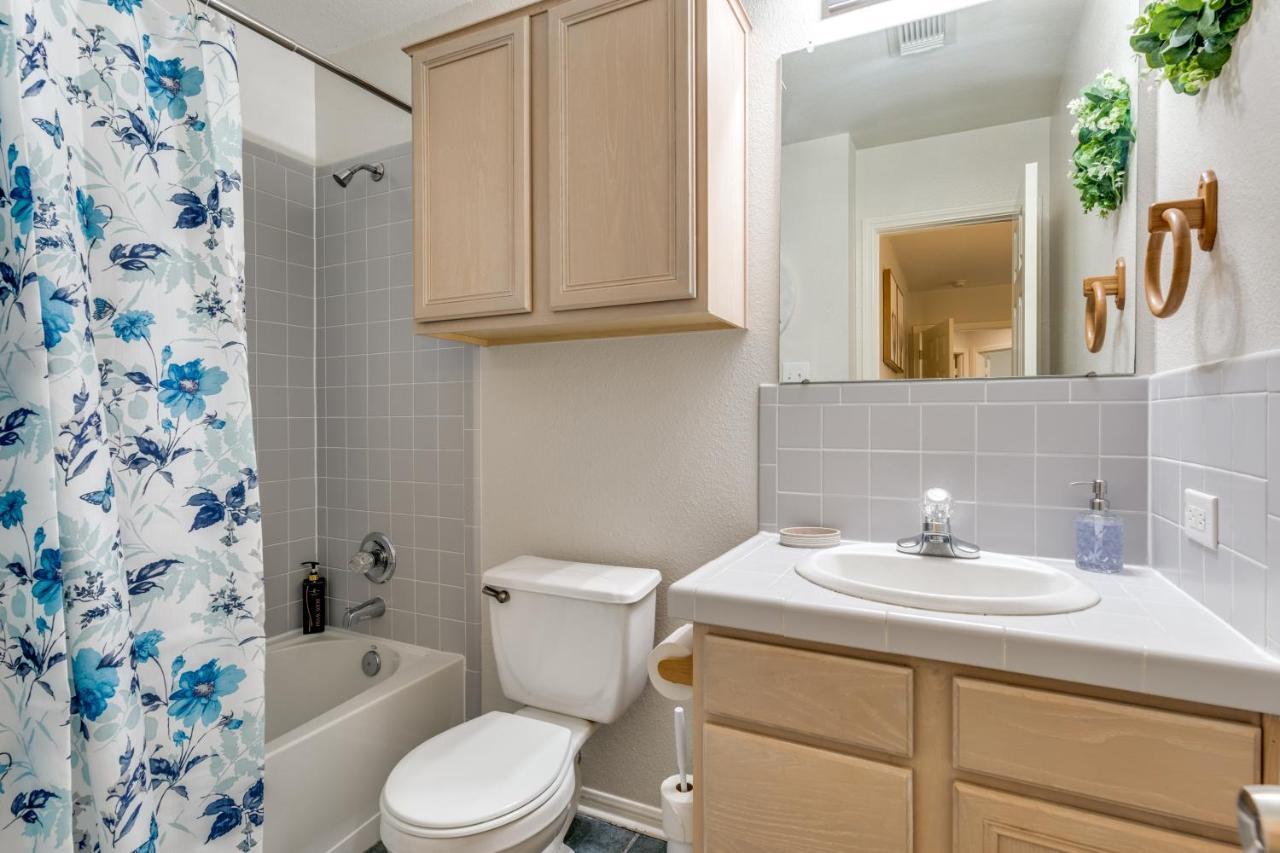 Spacious 5 Bdrm Home Mins To Wineries With Private Pool And Hot Tub! 约翰逊城 外观 照片