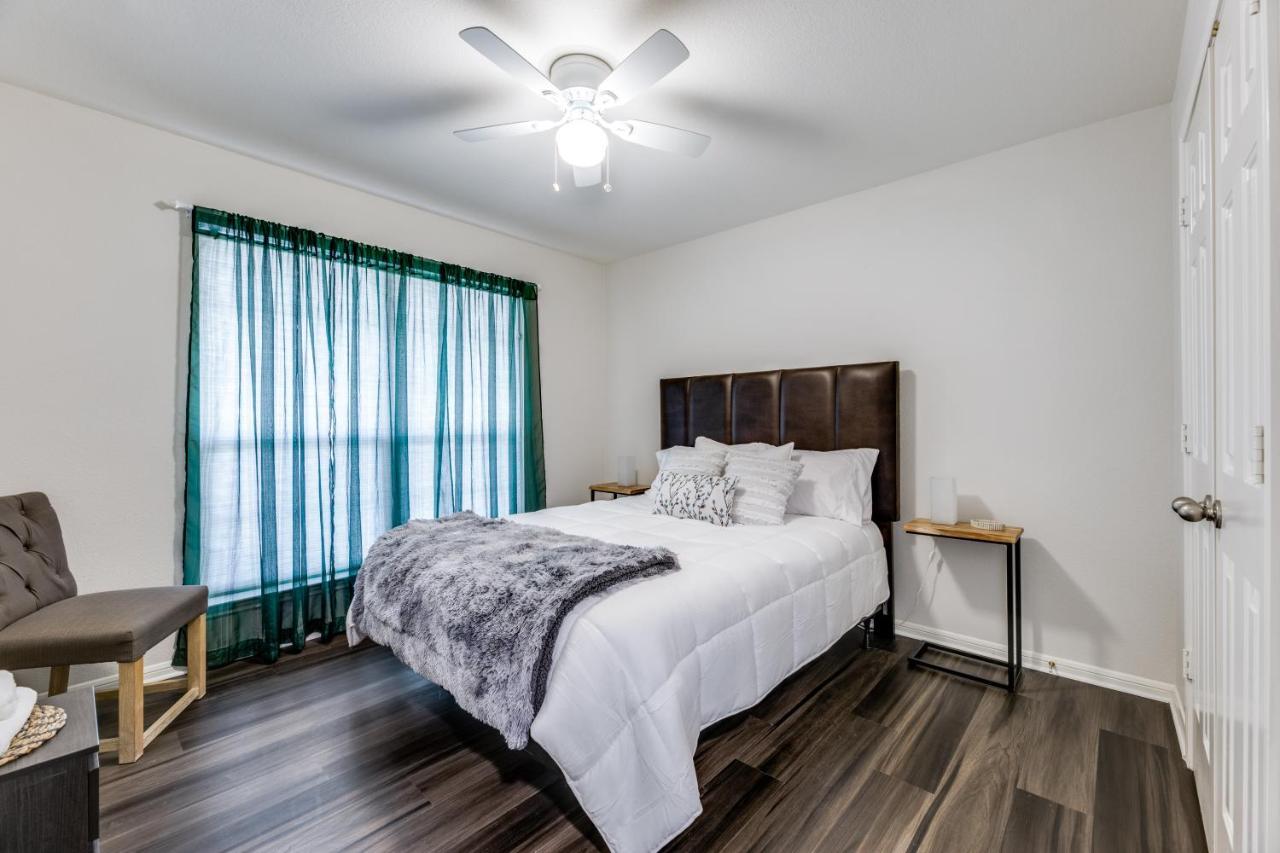 Spacious 5 Bdrm Home Mins To Wineries With Private Pool And Hot Tub! 约翰逊城 外观 照片