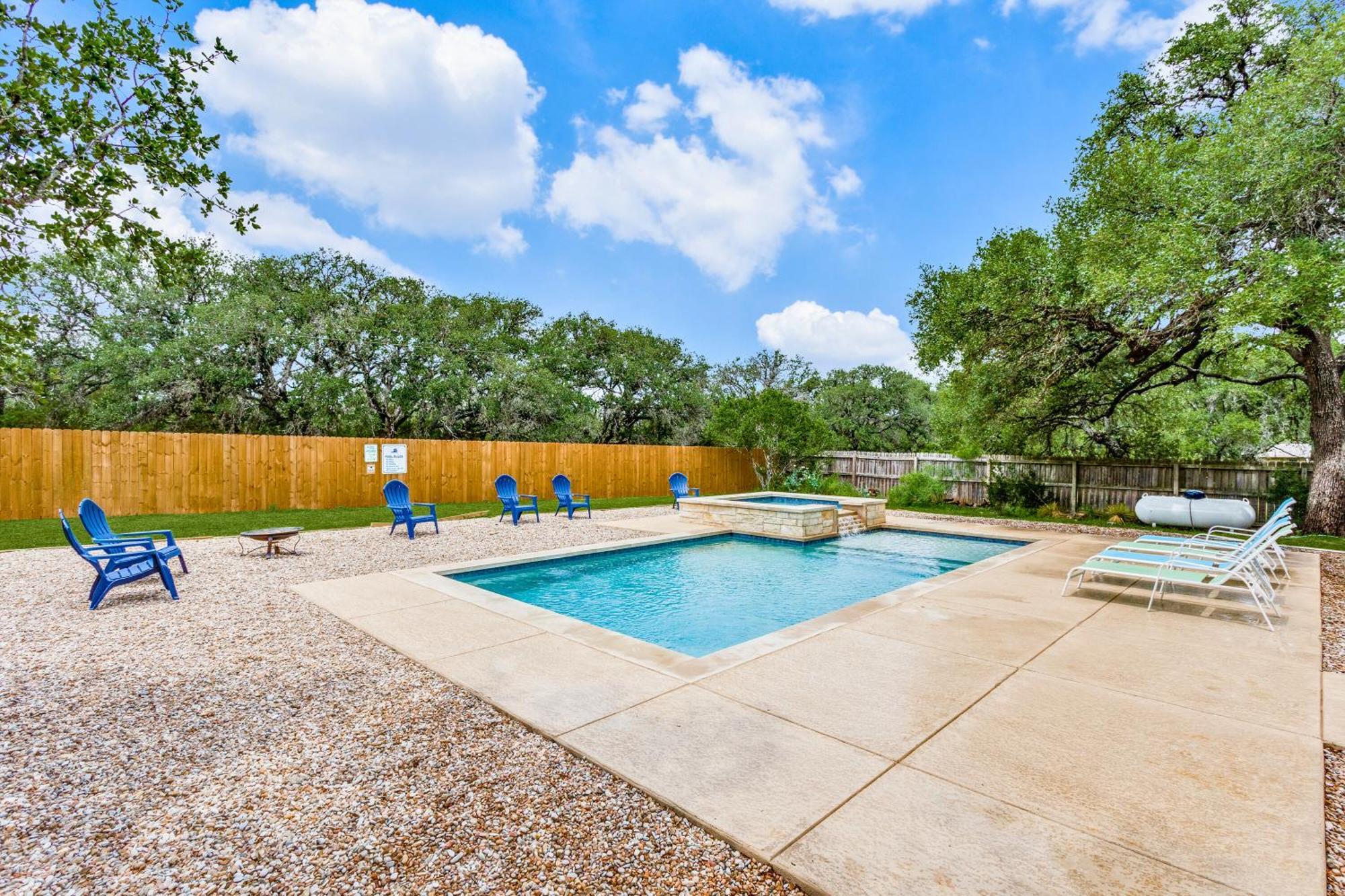 Spacious 5 Bdrm Home Mins To Wineries With Private Pool And Hot Tub! 约翰逊城 外观 照片