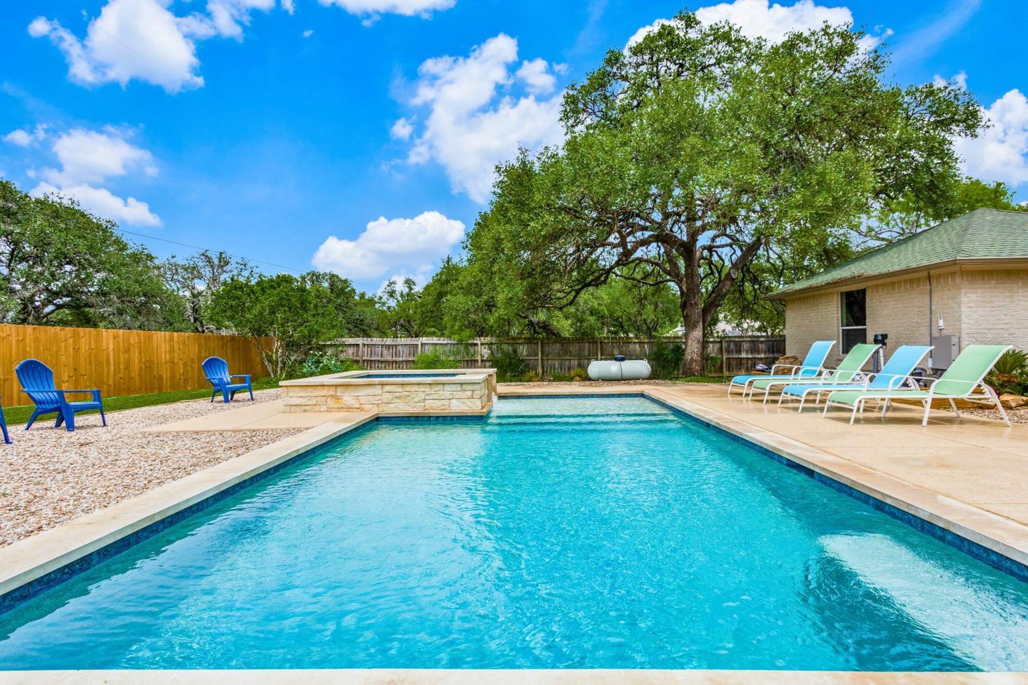 Spacious 5 Bdrm Home Mins To Wineries With Private Pool And Hot Tub! 约翰逊城 外观 照片